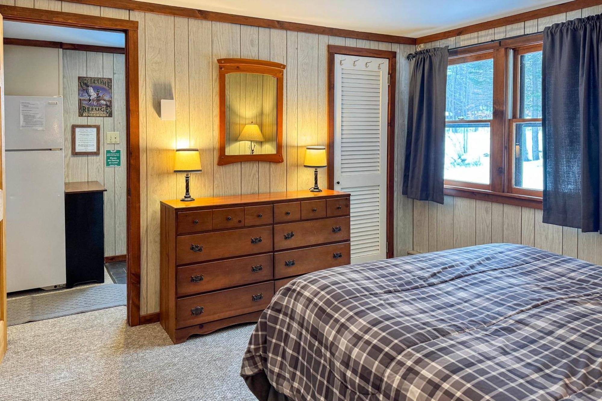 Lake Pleasant Cabin On 3 Acres With Kayaks And Beach! المظهر الخارجي الصورة